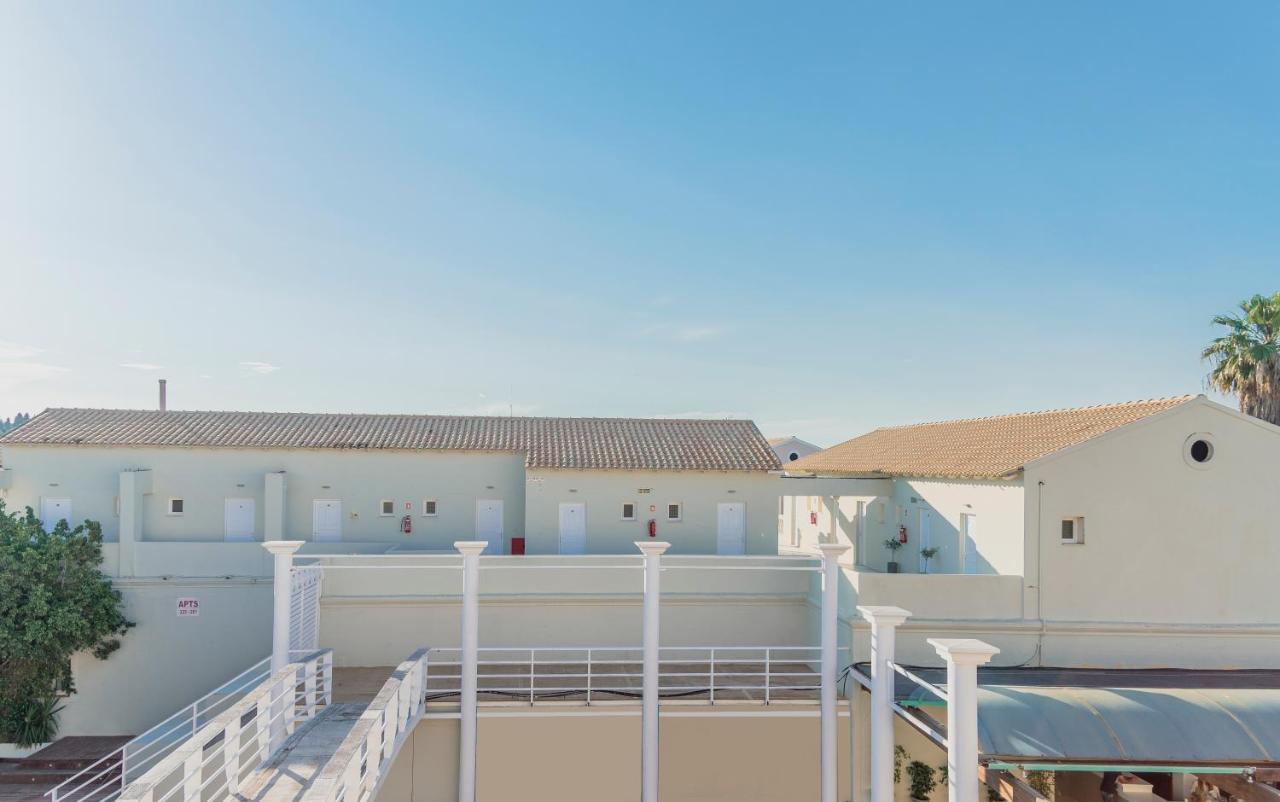 Olive Grove Beachfront Apartments & Seaview Suites Kavos Bagian luar foto